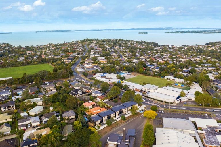 Photo of property in 17 Sandspit Road, Waiuku, 2123