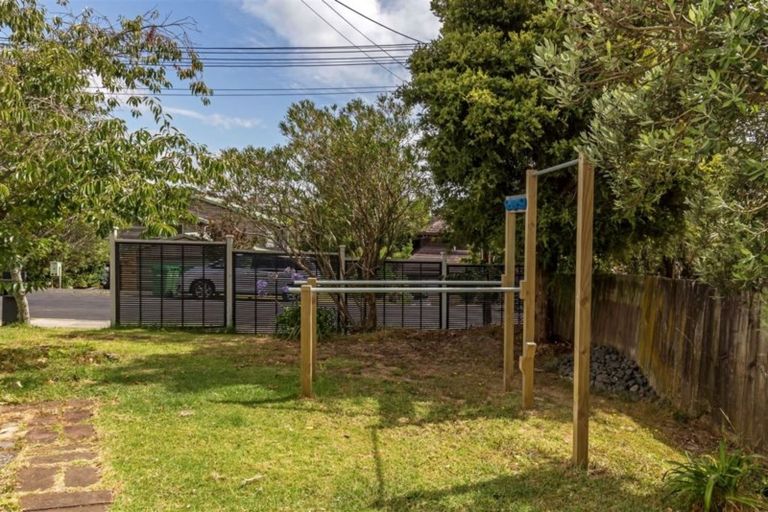 Photo of property in 17 Zion Road, Birkenhead, Auckland, 0626