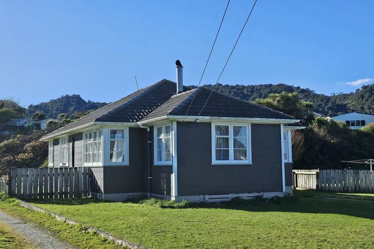 Photo of property in 9 Mckane Place, Cobden, Greymouth, 7802