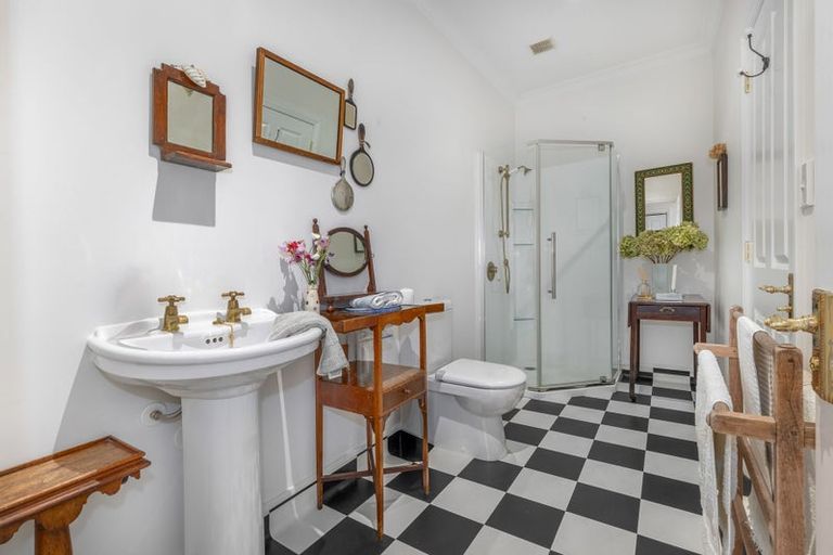 Photo of property in 68 Tarahunga Road, Levin, 5571