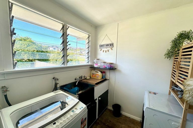 Photo of property in 16 Barnego Road, Balclutha, 9230