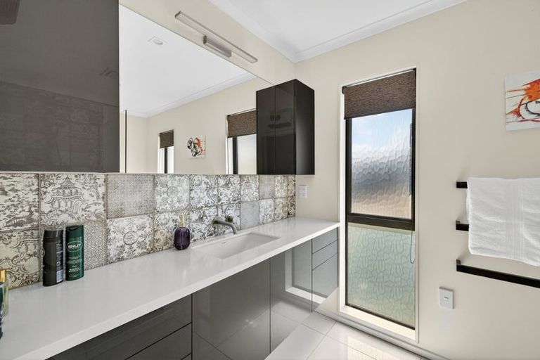 Photo of property in 46 Rockview Place, Mount Pleasant, Christchurch, 8081