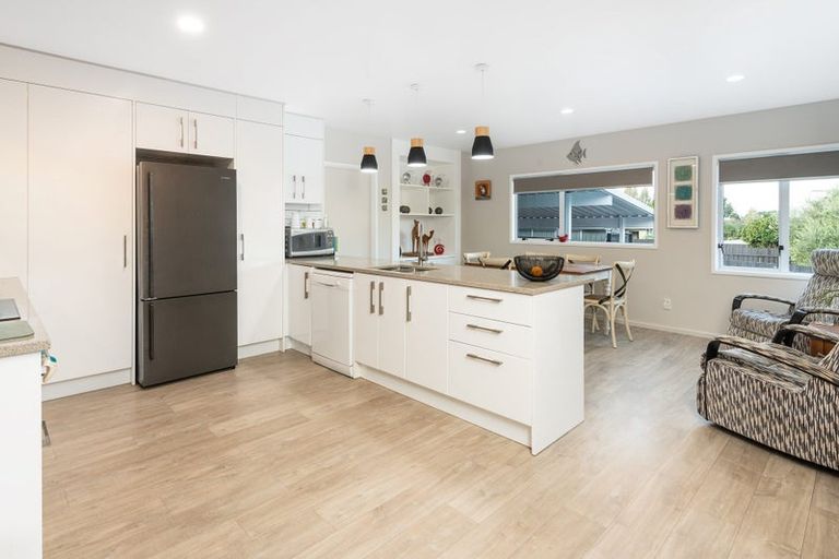 Photo of property in 1 Sharyn Place, Brookfield, Tauranga, 3110