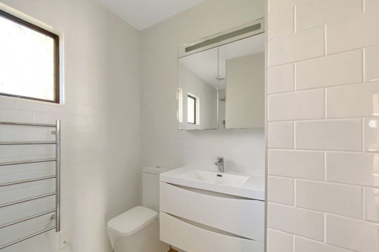 Photo of property in 4/390 West Coast Road, Glen Eden, Auckland, 0602