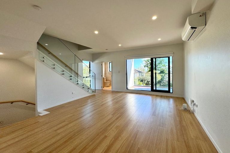 Photo of property in 523f Pakuranga Road, Howick, Auckland, 2010