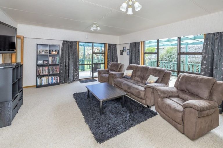 Photo of property in 92a Weraroa Road, Levin, 5510