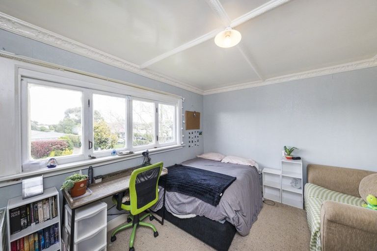 Photo of property in 4 Argyle Avenue, Takaro, Palmerston North, 4410