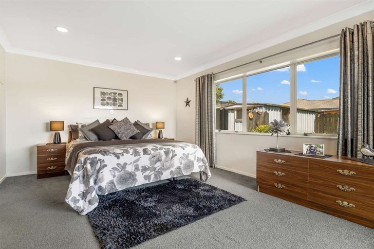 Photo of property in 22 Waitoa Street, Waiuku, 2123