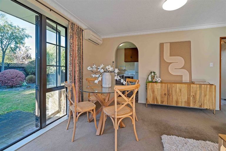 Photo of property in 2/14 Resolution Place, Bryndwr, Christchurch, 8053