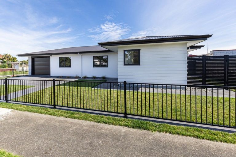 Photo of property in 6 Cambridge Street, Gonville, Whanganui, 4501