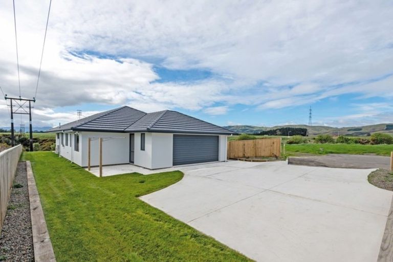 Photo of property in 35 Silicon Way, Fitzherbert, Palmerston North, 4410