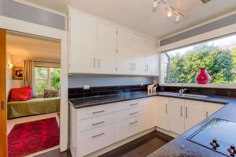 Photo of property in 212 Te Moana Road, Waikanae, 5036