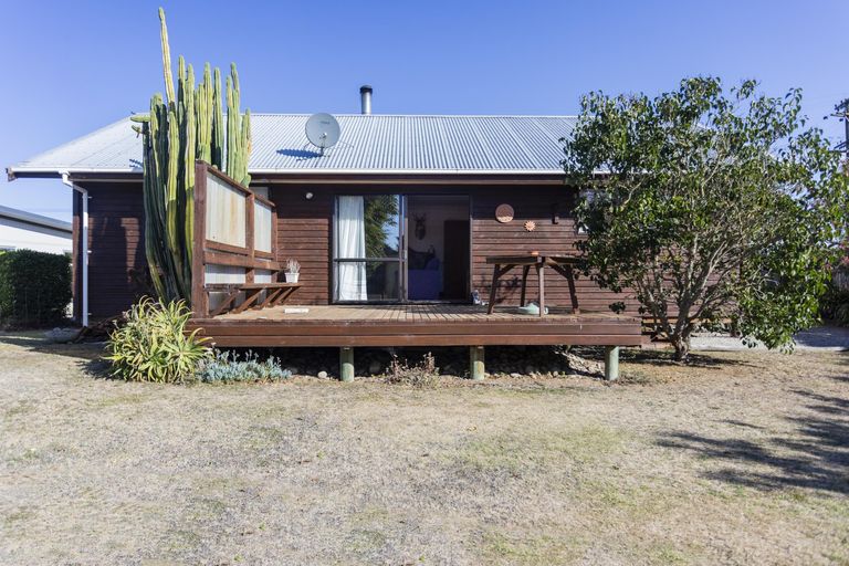 Photo of property in 10 White Street, Glenavy, Waimate, 7980