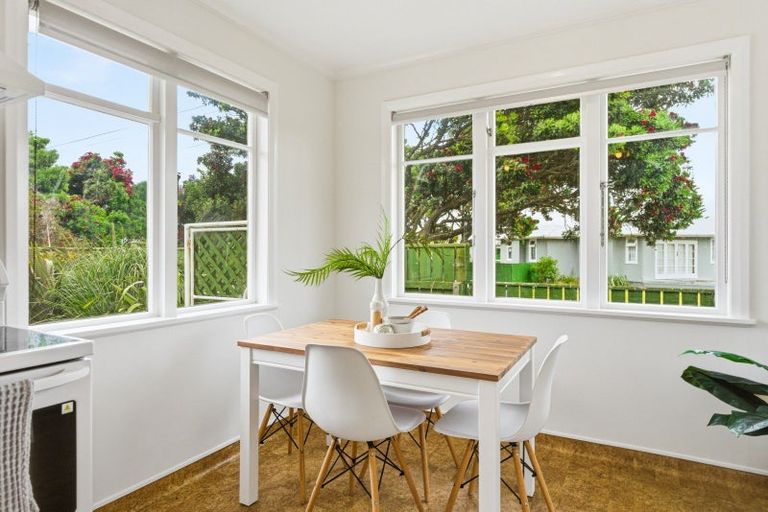 Photo of property in 15 Egmont Street, Castlecliff, Whanganui, 4501