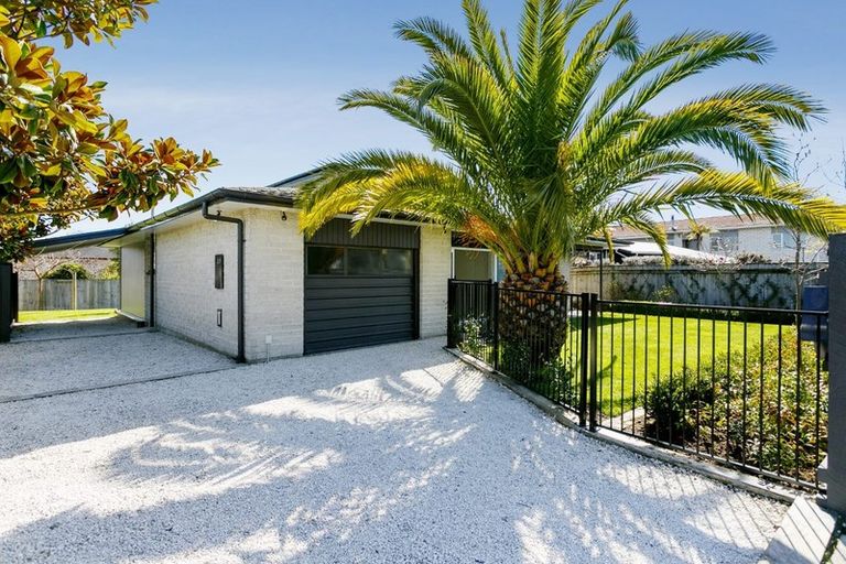 Photo of property in 25 Richmond Avenue, Richmond Heights, Taupo, 3330