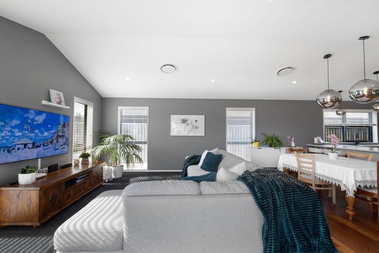 Photo of property in 5 Feather Place, Rolleston, 7615