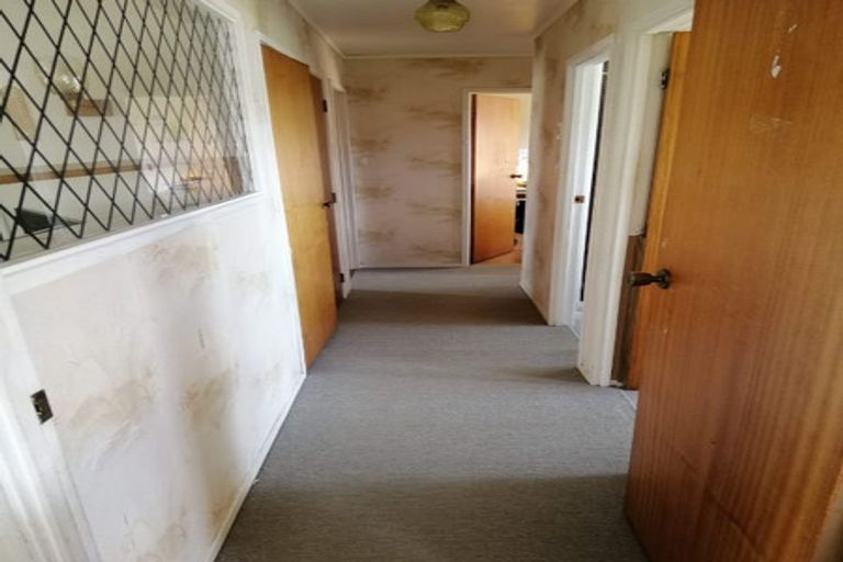 Photo of property in 1 Halberg Street, Glenfield, Auckland, 0629