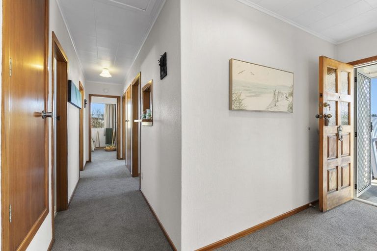 Photo of property in 15 Clifton Drive, Waitara, 4320