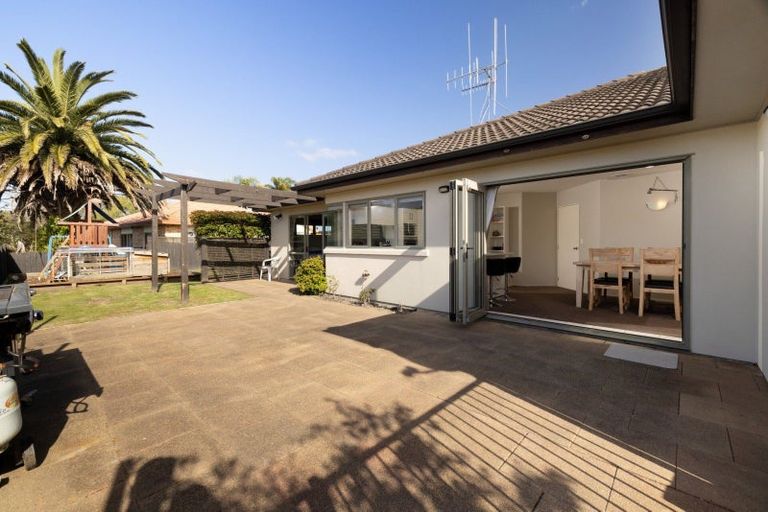 Photo of property in 8 Wouldbank Way, Welcome Bay, Tauranga, 3112