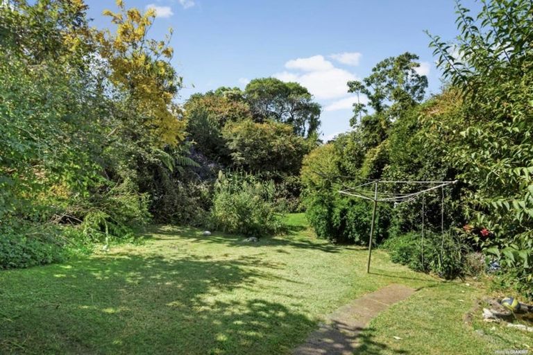 Photo of property in 61 Lyons Avenue, Murrays Bay, Auckland, 0630