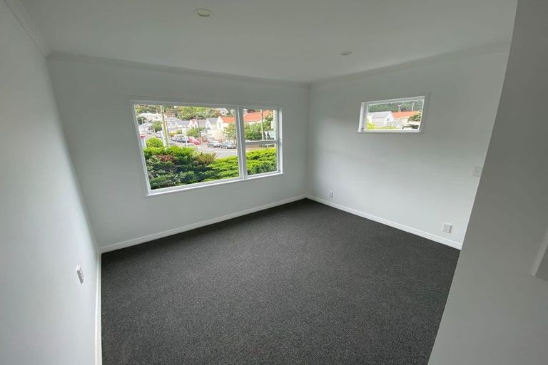 Photo of property in 1/17 The Parade, Island Bay, Wellington, 6023