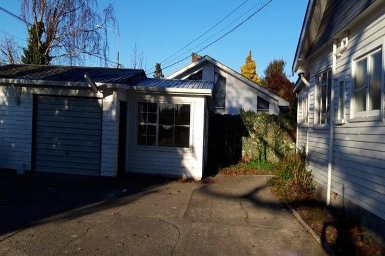 Photo of property in 27 Avonhead Road, Avonhead, Christchurch, 8042