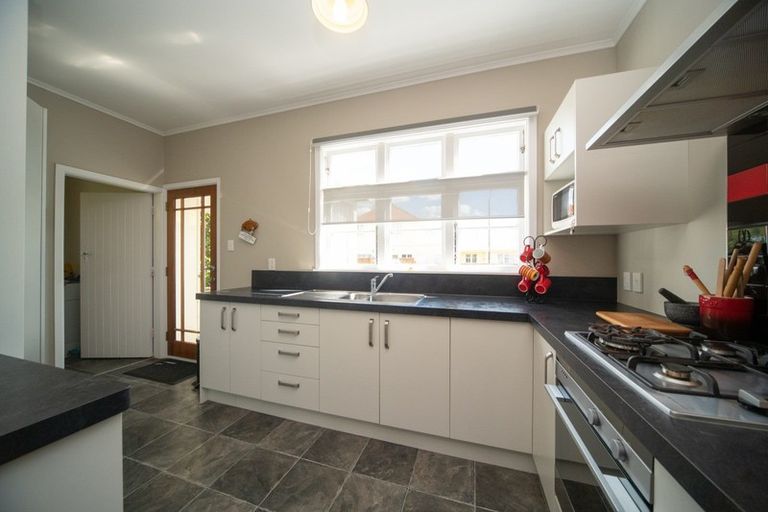 Photo of property in 547 Featherston Street, Roslyn, Palmerston North, 4414