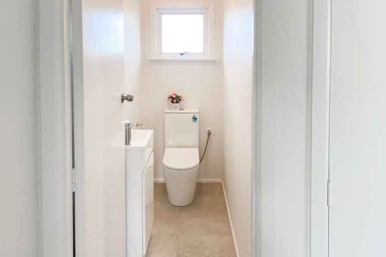 Photo of property in 17a Gulf Crest, Bucklands Beach, Auckland, 2012