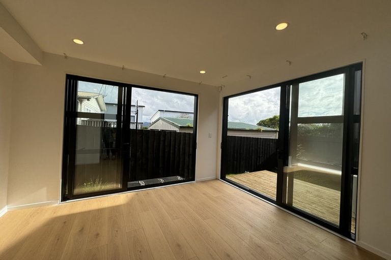 Photo of property in 4/28 Lavelle Road, Henderson, Auckland, 0612