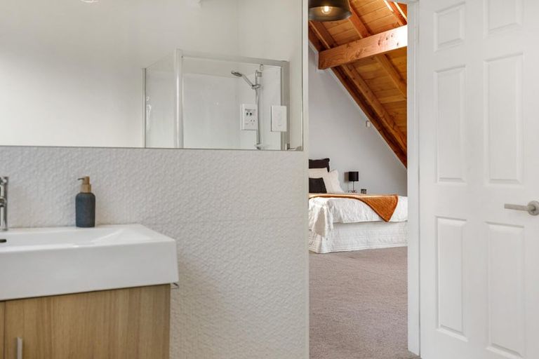 Photo of property in 7 Kerlin Crescent, West Harbour, Auckland, 0618