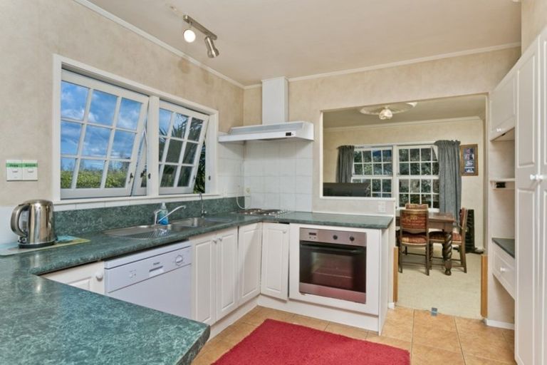 Photo of property in 27-29 Wairau Road, Forrest Hill, Auckland, 0627