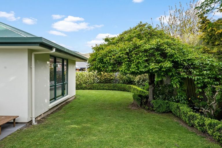 Photo of property in 15 Oakview Lane, Cashmere, Christchurch, 8022