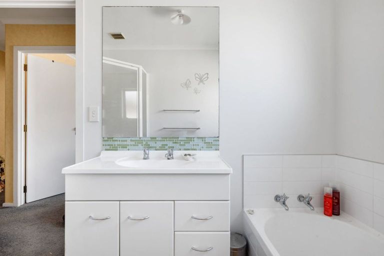 Photo of property in 10 Mckenzie Place, Rototuna North, Hamilton, 3210