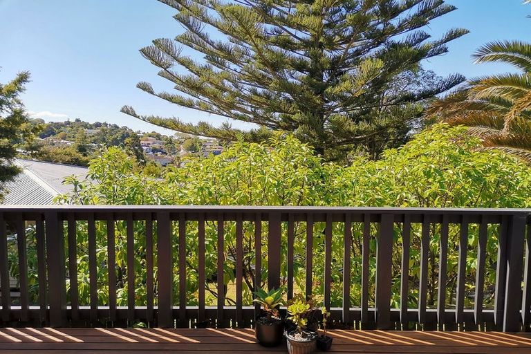 Photo of property in 85e Stottholm Road, Titirangi, Auckland, 0604