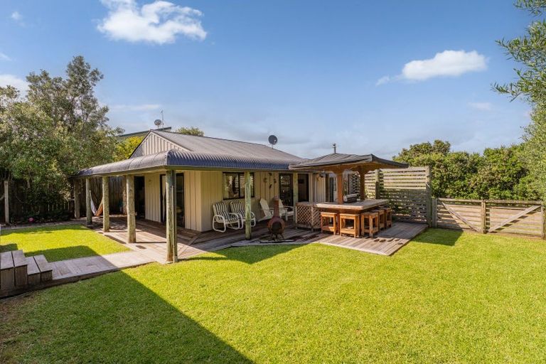 Photo of property in 616 Matarangi Drive, Matarangi, Whitianga, 3592