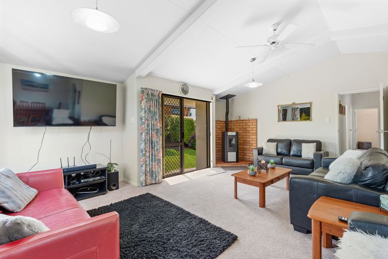 Photo of property in 29 Estuary Crescent, Fairfield, Dunedin, 9018