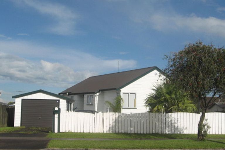 Photo of property in 129 Aviemore Drive, Highland Park, Auckland, 2010