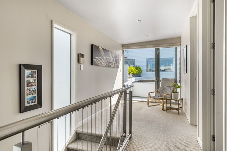 Photo of property in 18a Eastcliffe Road, Castor Bay, Auckland, 0620