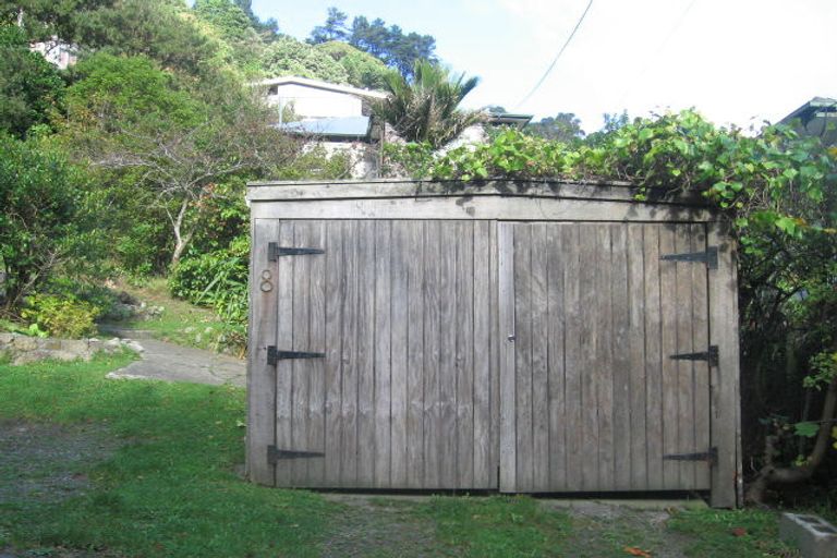 Photo of property in 8 Mahina Road, Mahina Bay, Lower Hutt, 5013