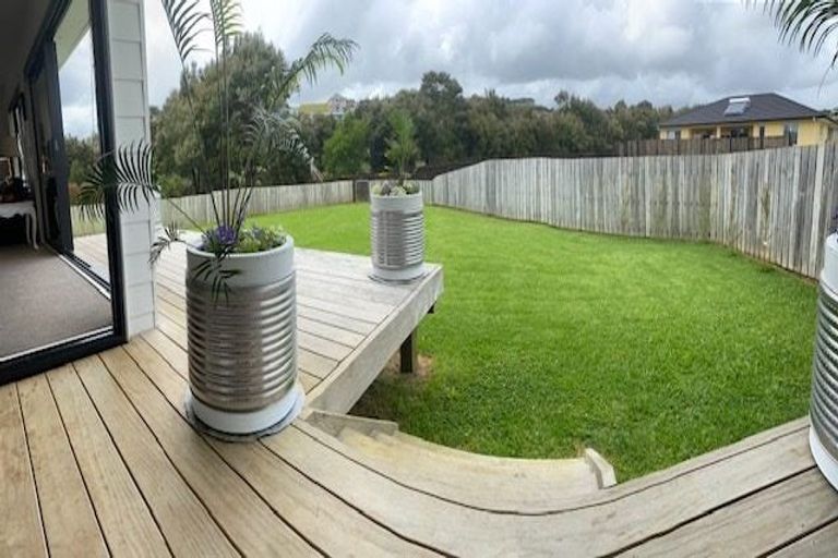 Photo of property in 19 Pohutukawa Drive, Cable Bay, 0420