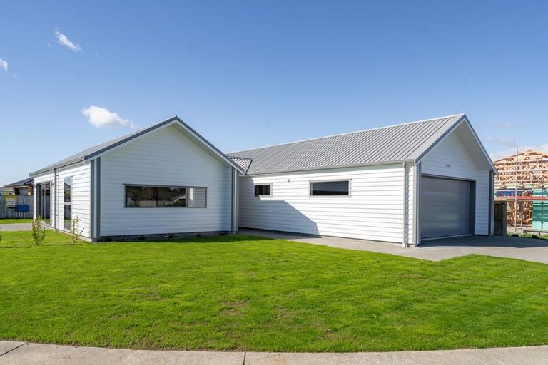 Photo of property in 18 Austin Reid Avenue, Carterton, 5713