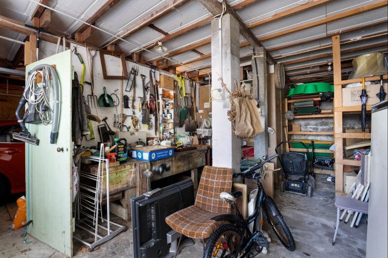 Photo of property in 32 Queens Road, Glen Avon, New Plymouth, 4312