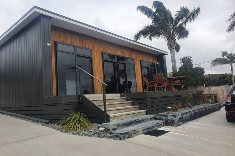 Photo of property in 19a Braemar Road, Rothesay Bay, Auckland, 0630