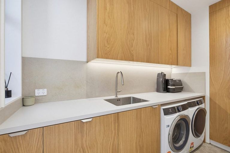 Photo of property in 185 Coutts Street, Rongotai, Wellington, 6022
