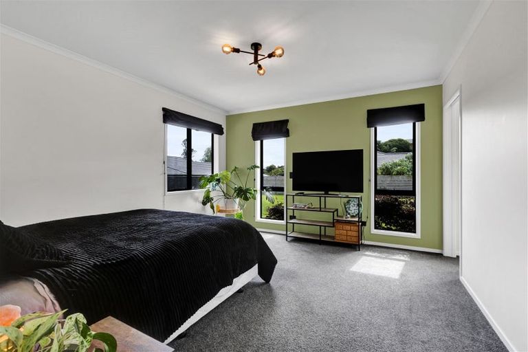 Photo of property in 15 Frederick Place, Whalers Gate, New Plymouth, 4310