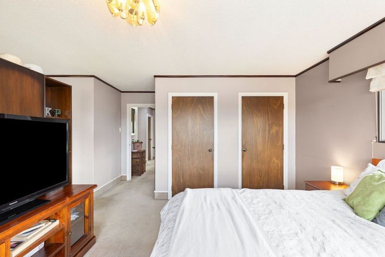 Photo of property in 55 Rhodes Drive, Kelvin Grove, Palmerston North, 4414