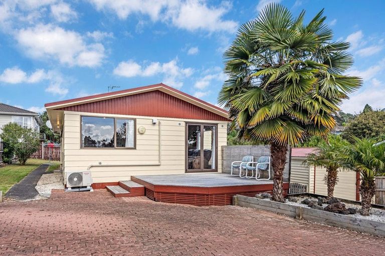 Photo of property in 12 Pisces Road, Glen Eden, Auckland, 0602
