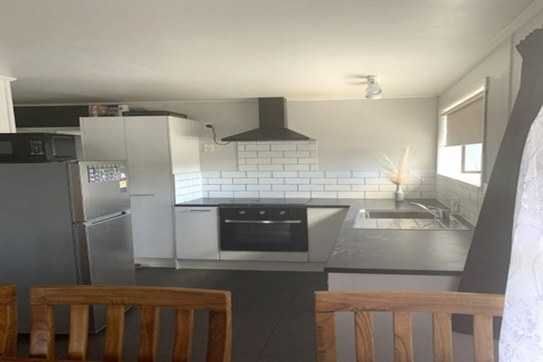 Photo of property in 2/4 Etherton Drive, Weymouth, Auckland, 2103