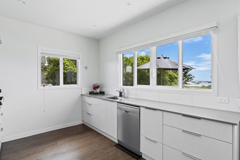 Photo of property in 125 Pendarves Street, New Plymouth, 4312