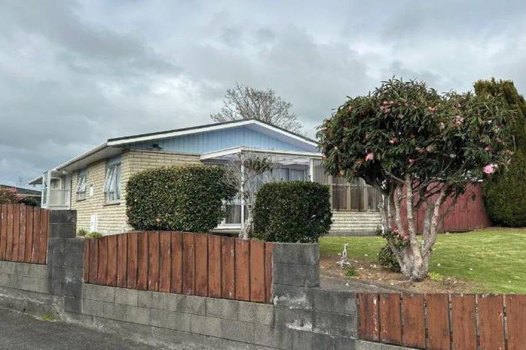 Photo of property in 7 Tawake Place, Waitara, 4320